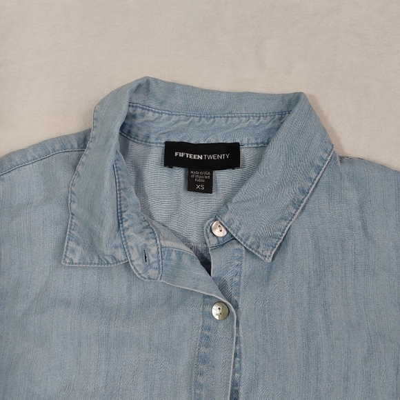 Fifteen Twenty Boxy Crop Over Sized Fit Chambray Button Down Shirt Size XS - Picture 2 of 6